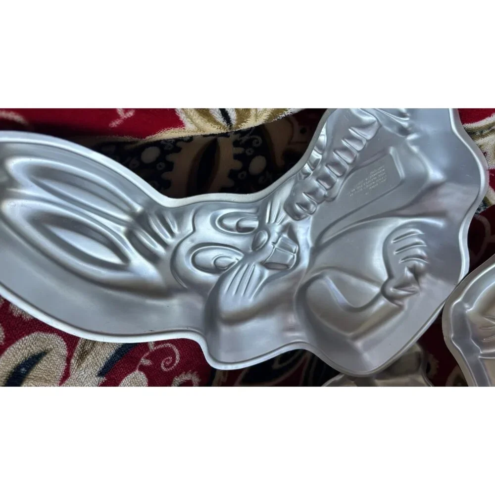 Bugs Bunny Cartoon Wilton Cake Pan Lot Of 3 New Vintage  Looney Tunes Doc Face